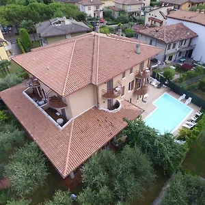 hotel-chiara.it-lombardy.com/